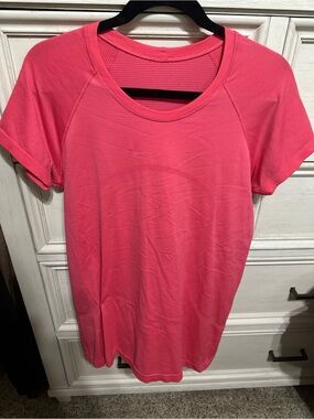 lululemon swiftly tech Short-Sleeve tee Size 12